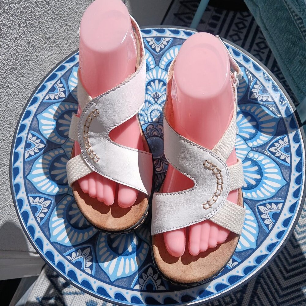 CLARKS COLLECTION WHITE LEATHER SANDALS